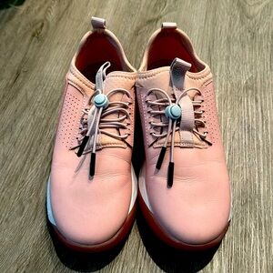 Clove medical sneakers